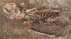 Pi stavb silnice mezi Libercem a Jabloncem objevili archeologové pt hrob,...