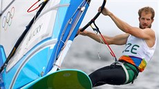 Český windsurfer Karel Lavický v olympijském závodě ve třídě RS:X. (7. srpna...