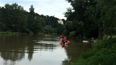 Záchranái v Dolních Kounicích marn pátrali po en, která se koupala v ece...