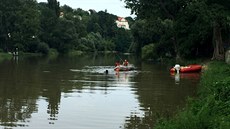 Záchranái v Dolních Kounicích marn pátrali po en, která se koupala v ece...