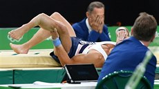 Dsivé zranní Samira Ait Saida v kvalifikaci víceboje sportovních gymnast na...