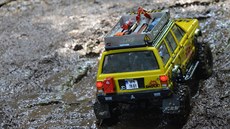 Závod offroad v mítku 1:10 na Jetdu. Modely aut mají být co nejreálnjí