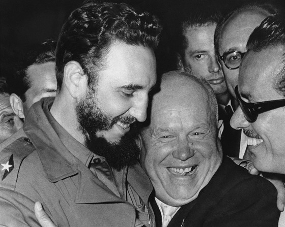 Fidel Castro se sovětským vůdcem Nikitou Chruščovem (20. září 1960)