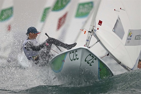 eská jachtaka Veronika Kozelská Fenclová soutí na olympijských hrách v Riu.