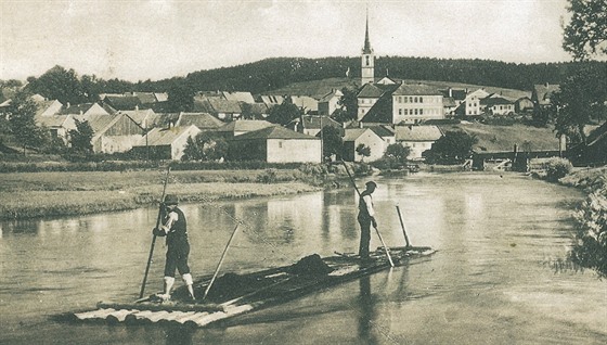 Voraři na Vltavě ve Frymburku ve 30. letech minulého století.