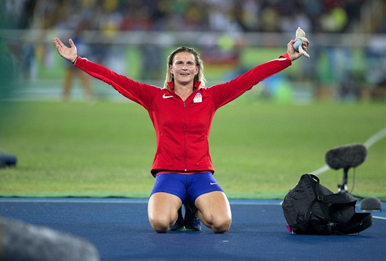 Otpaka Barbora potkov se svm talismanem Pou se raduje z tetho msta,...