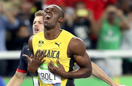 Jamajský sprinter Usain Bolt zvítzil v olympijském závodu na 200 metr. (19....