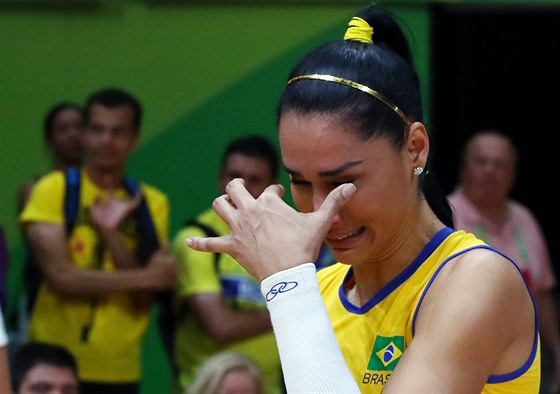 Jaqueline de Carvalho Endresová pláe po prohraném tvrtfinále olympijského...