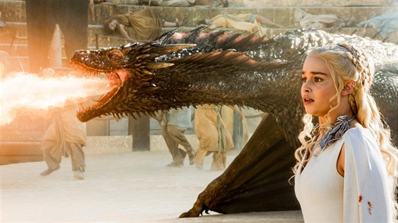 Matka drak, Daenerys z rodu Targaryen, a její drak (seriál Hra o trny)
