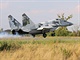 Ukrajinsk sthaka MiG-29 bhem manvr u msta Rovno (10. srpna 2016)