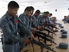 Afghántí policisté ve mst Lakargáh. (24. ervence 2016)