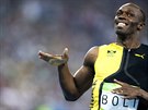 ZÁBAVA. Usain Bolt si uívá tetí olympijský triumf na stovce za sebou.