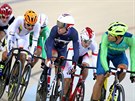 Brit Mark Cavendish s Kolumbijcem Fernandem Gaviriou z olympijském závodu...