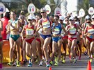 Aneka Drahotová (uprosted) v olympijském závodu en v chzi na 20 km. (19....