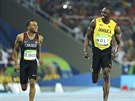 TAK TAKHLE NE, HOCHU! Usain Bolt musel s úsmvem na rtech v semifinále...