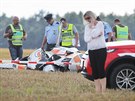 Pi pádu vrtulníku u Kaznjova na Plzesku zahynuli dva lidé. (16. srpna 2016)
