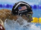 Americký plavec Michael Phelps  v závrené polohové tafet na 4x100 metr, v...