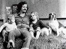 Pavlína Wolfová v roce 1976: S tatínkem, sestrou Johankou a psem jménem PJ...