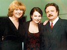 Pavlína Wolfová v roce 1998 s rodii, Pavlínou Filipovskou a Petrem Spáleným...