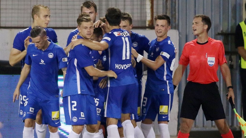 Hrá�i Liberce se radují z gólu na h�i�ti AEK Larnaka.