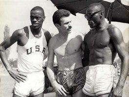 Pánská móda se tak rychle nemní. Na snímku z olympiády v ím v roce 1960...