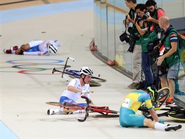 Australský dráhový cyklista Glenn O'Shea (zprava), Ital Elia Viviani a Park...