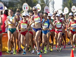 Aneka Drahotov (uprosted) v olympijskm zvodu en v chzi na 20 km. (19....