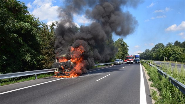 Na strakonick dlnici u Jlovit shoela Avia (18. srpna 2016)