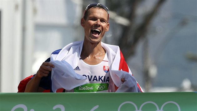 Slovensk chodec Matej Tth se stal olympijskm vtzem v zvod na 50 kilometr.