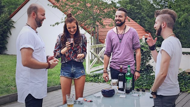 Jitka a Luk Boho s kapelou pi naten klipu