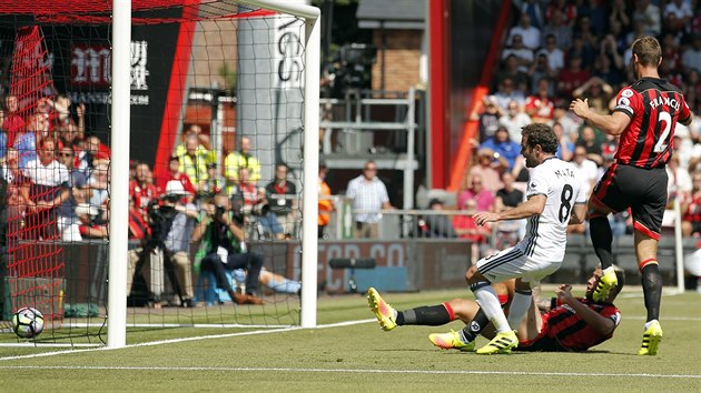 panlsk zlonk Juan Mata z Manchesteru United stl gl proti Bournemouth.