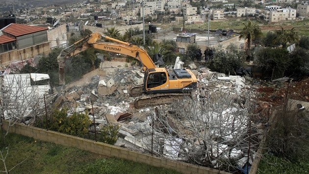 Demolice palestinskho domu postavenho bez povolen ve vchodn sti Jeruzalma.