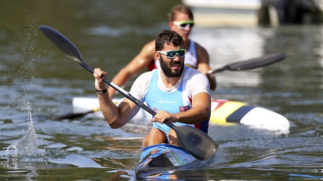 Kajak Josef Dostl (vpedu) po rozjce na olympijskch hrch v Riu de Janieiru.