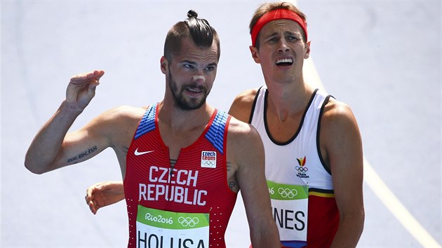 esk bec Jakub Holua (vlevo) ped rozbhem na 1500 metr, vedle nho je Belgian Pieter-Jan Hannes.