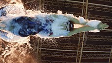 Americká plavkyn Katie Ledecká si plave pro zlato z olympijského závodu na 800...