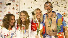Skifa Ondej Synek slaví s tenistkami (zleva) Strýcovou, afáovou a Kvitovou...