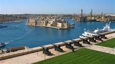 Opevnné hlavní msto Valletta leí na poloostrov a nabízí výhled na protjí...