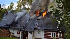�koda zp�sobená po�árem byla odhadnuta na 900 tisíc korun.