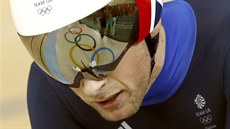 Britský dráhový cyklista Jason Kenny vybojoval zlatou olympijskou medaili v...