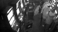 Podvodníci obelstili automaty a zpsobili kodu za statisíce