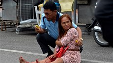 Zranní lidé po explozi v thajském Trangu (11. sprna 2016).