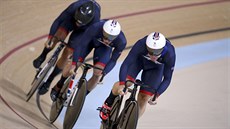 Brit�tí cyklisté si jedou pro zlatou olympijskou medaili v týmovém sprintu.