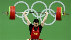 Čínský vzpěrač Š' Č'-jung při olympijském debutu vyhrál soutěž mužů do 69 kg.
