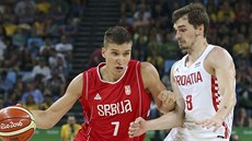 Bogdan Bogdanovi (vlevo) ze Srbska uniká kolem Daria arie z Chorvatska.