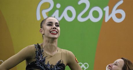 Ruská moderní gymnastka Margarita Mamunová má dvod k úsmvu. Je olympijskou...