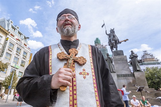 Byzantský katolický patriarchát uspoádal v srpnu 2016 v Praze akci, bhem které jeho duchovní vymítali z hlavního msta homosexualismus a Satana.