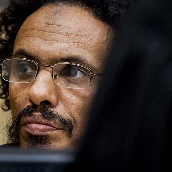 Malijský radikál Ahmad Mahdí Faki se u soudu v Haagu piznal k niení památek v...