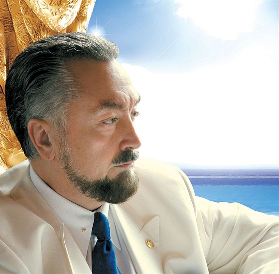 Adnan Oktar své knihy píe pod pseudonymem Harun Yahya.