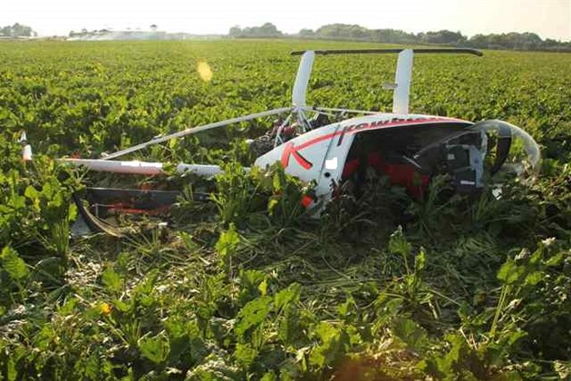 Pilot ultralehkého vrtulníku musel na Olomoucku nouzov� p�istát, p�i dosednutí...