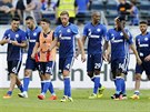 TO JSME TOMU DALI. Fotbalisté Schalke jdou ze hit poté, co v prvním ligovém...